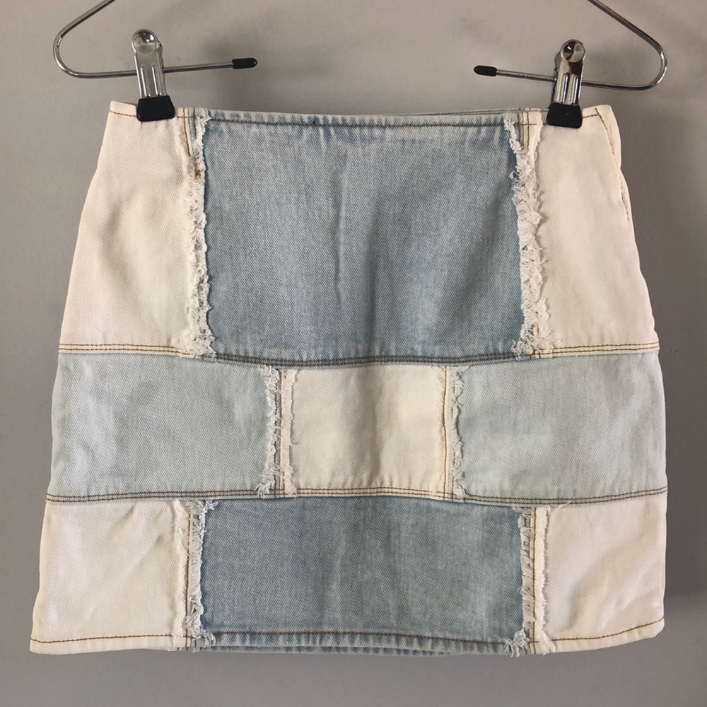 PacSun Two-Toned Mini Jean Skirt Patchwork Exposed Seams Cotton Denim Size 24 - Picture 2 of 16
